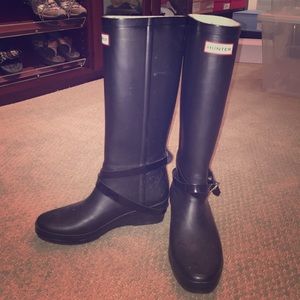 Hunter matte black rain boots size 6