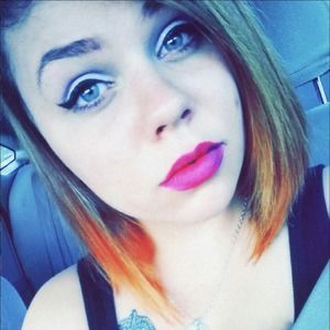 Meet your Posher, Cassandra