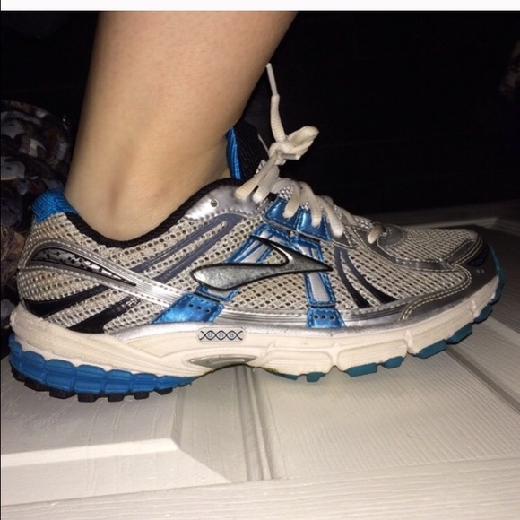 Brooks defyance 6 running shoes