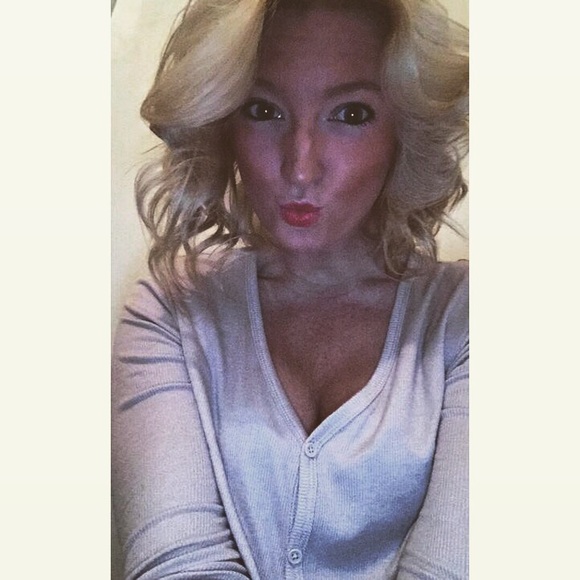 Meet your Posher, Kayla