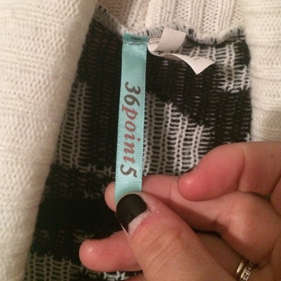 Open sweater - Picture 3 of 3