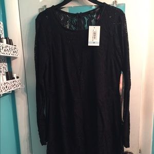 Balck lace fitted dress