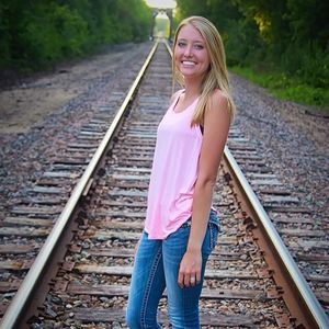 Meet your Posher, Kayla