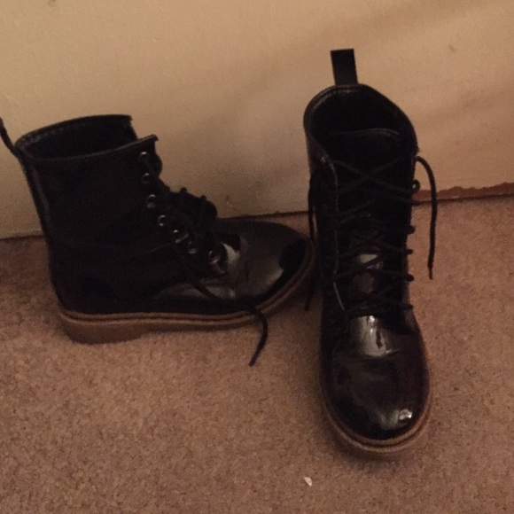 Super cute shiny combat boots