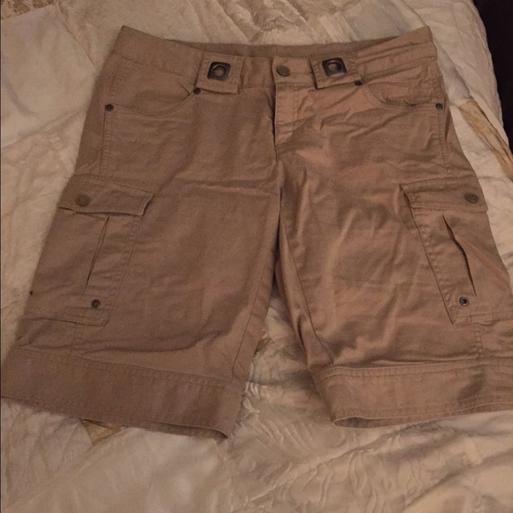 Tan Athleta shorts