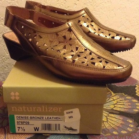 Like new bronze leather Naturalizer shoes