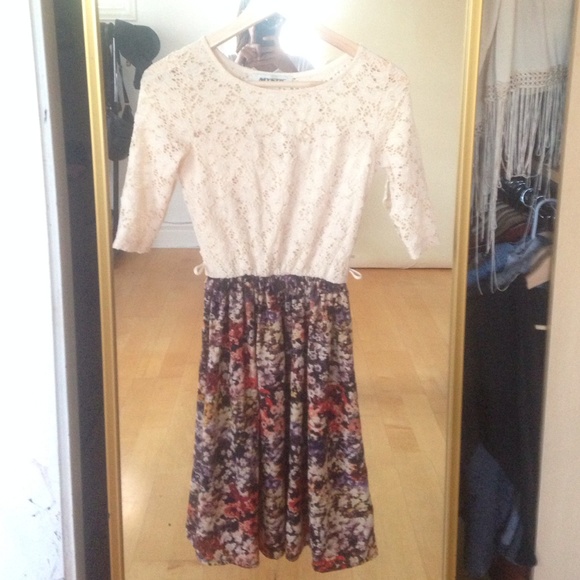 Floral Lace Dress - Picture 1 of 3