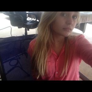 Meet your Posher, Chloe