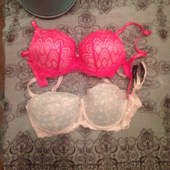 Set of two new without tags push up bras