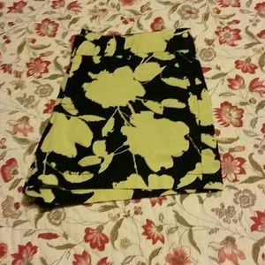 LOFT Yellow & Black Short