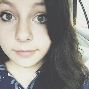 Meet your Posher, Holly