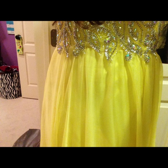 Yellow prom/homecoming dress. - Picture 3 of 3