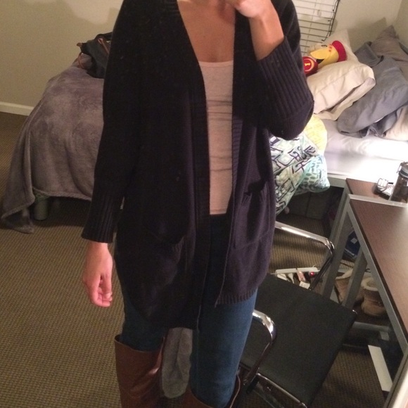 American Eagle Black Cardigan✨