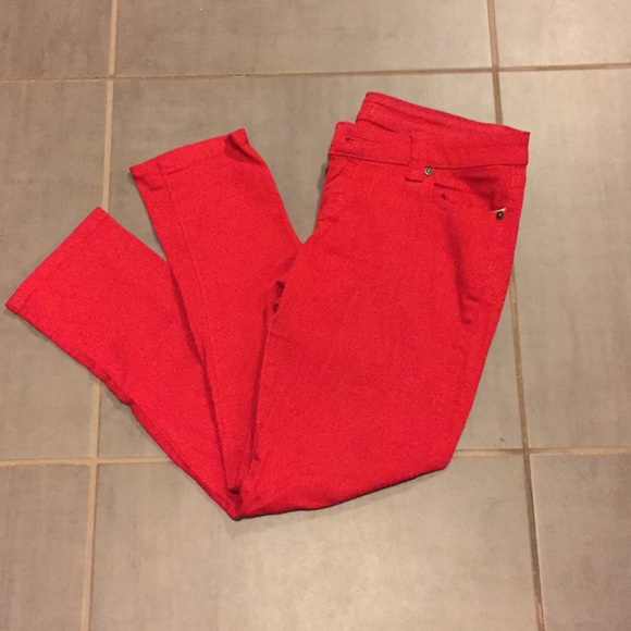 Delia's Red Britt's
