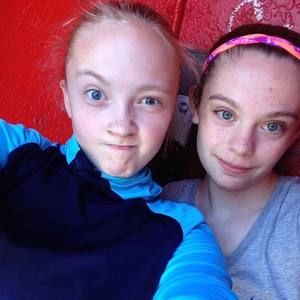 Meet your Posher, Emilie