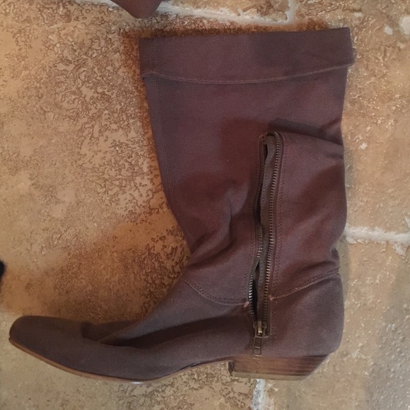 Brown boots - Picture 2 of 2