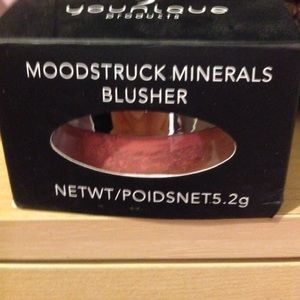 Younique blusher "sweet"