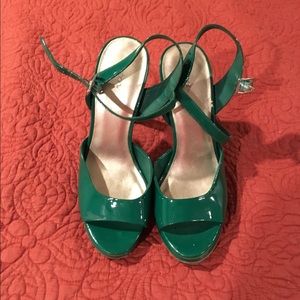 Green strap heel sandals