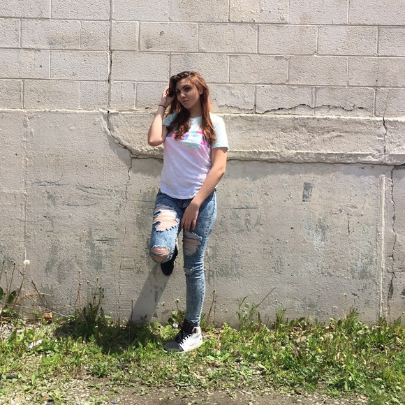 Meet your Posher, Lara - Picture 1 of 1