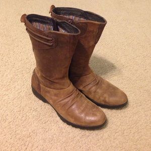 brown boots