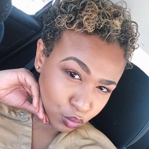 Meet your Posher, Drew