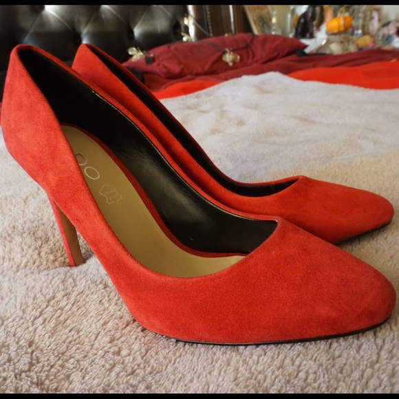 Red Suede Aldo Troiano Pumps