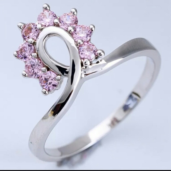 Jewelry - 18k gold plated ring