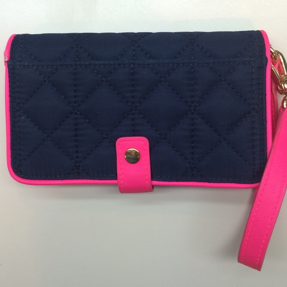 Juicy Couture Tech Wristlet - Picture 2 of 3