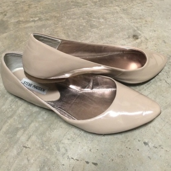 💋SALE💋Steve Madden Nude patent leather flats