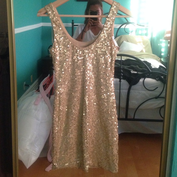 Sexy Fitted Dress - Picture 2 of 4