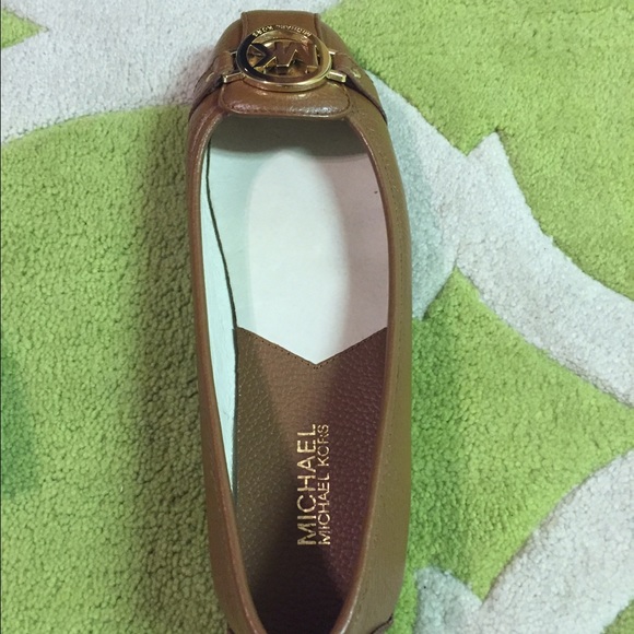 Michael Kors flats ✨New with tags✨ - Picture 4 of 4