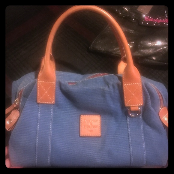 🎉 PRICE DROP DOONEY HANDBAG