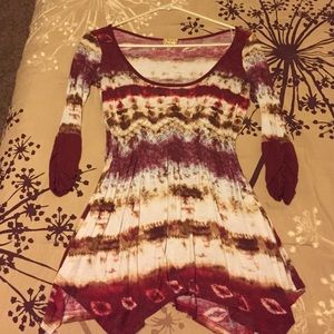 Beautiful burgundy tie-dyed top!
