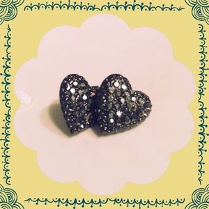 Glittery heart stud earrings