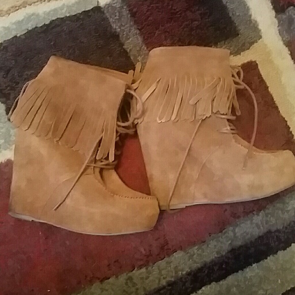 Steve Madden Wedge boots 👌