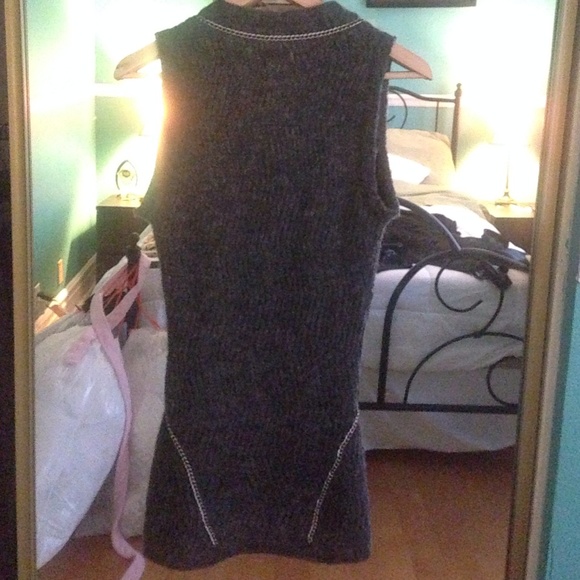 Chained Sweater - Picture 2 of 3