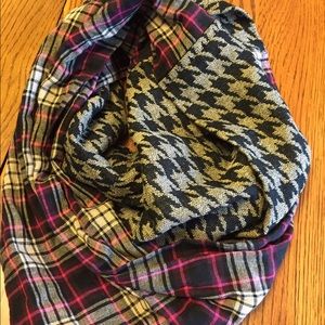 Double pattern infinity scarf