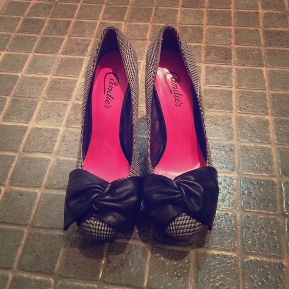 Houndstooth patterned heels