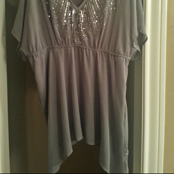 Flowy sequined empire style top - Picture 2 of 2