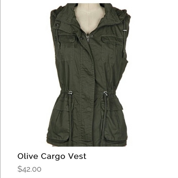 Cargo olive vest