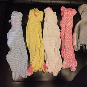 4 sleepers, sweat outfit, & black leggings