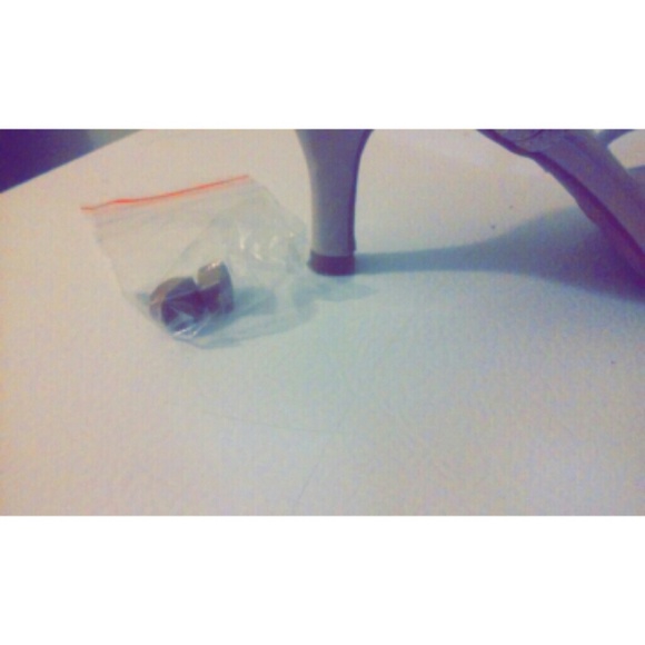 Strapy heels - Picture 3 of 4