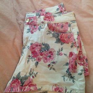 Floral off white shorts