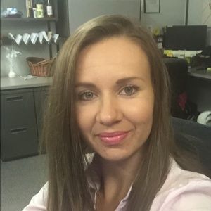 Meet your Posher, Alma