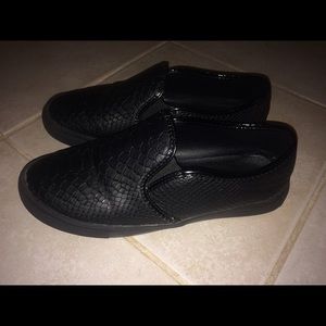 Snake skin slip on