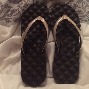 Brand new reef dream cushion flip flops