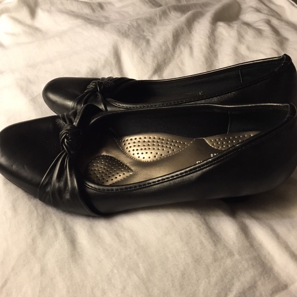 Black pumps 8.5.