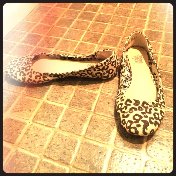 Leopard print ballet flats