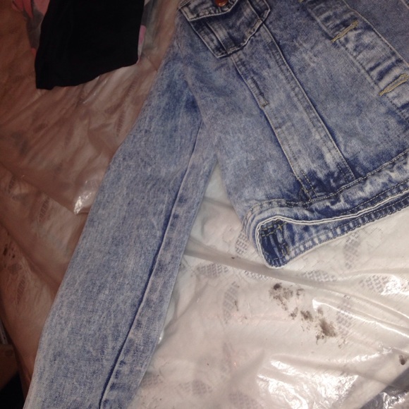 Jean jacket - Picture 2 of 3
