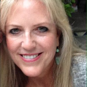 Meet your Posher, Leslee